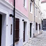 Downtown Chic And Cozy - Comfort One Bedroom Lejlighed Piran