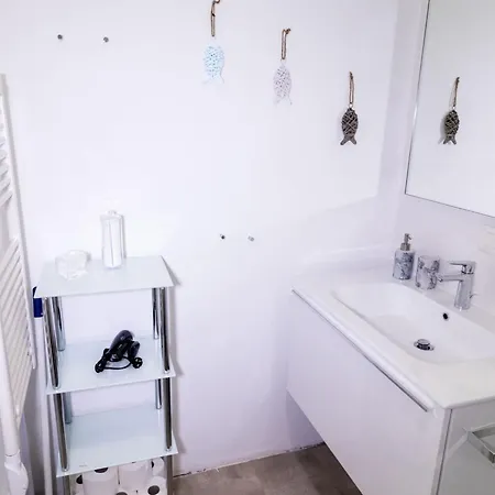 Downtown Chic And Cozy - Comfort One Bedroom Apartment