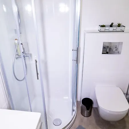 Downtown Chic And Cozy - Comfort One Bedroom Apartment Piran