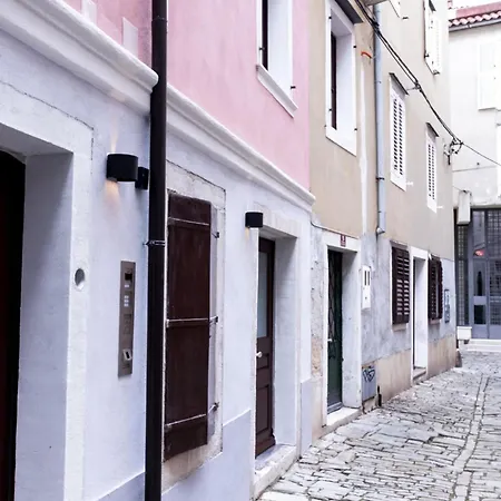 Downtown Chic And Cozy - Comfort One Bedroom Apartmán Piran
