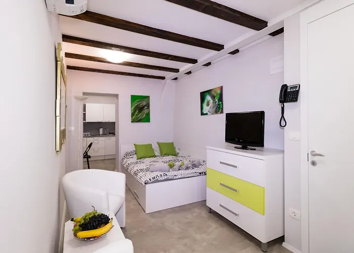 Daire Downtown Chic And Cozy - Comfort One Bedroom *