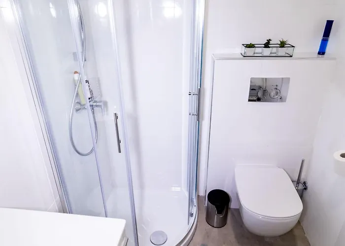 Downtown Chic And Cozy - Comfort One Bedroom Apartment Piran